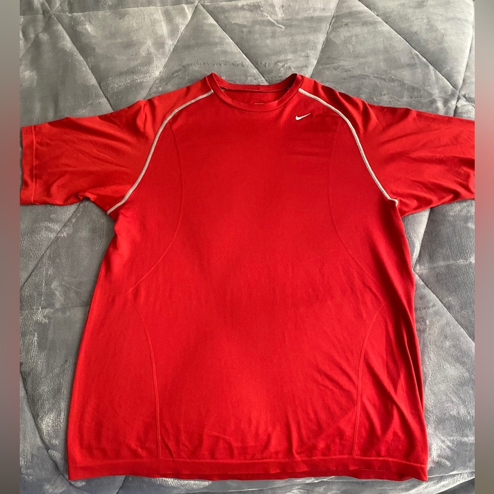 Nike pro t shirt